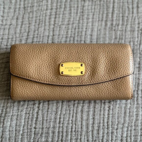 Michael Kors Jet Set Wallet | Luggage Brown - Picture 1 of 3